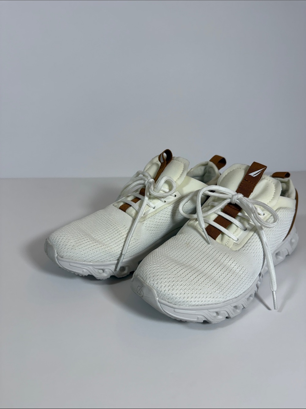 Nautica White Knit Sneakers with Brown Accents
